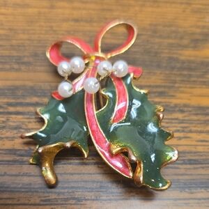 Festive Holly Leaf Brooch with Pearls